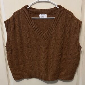 Old Navy Women's Cropped V-Neck Cable Knit Sweater Vest - Taupe/Brown